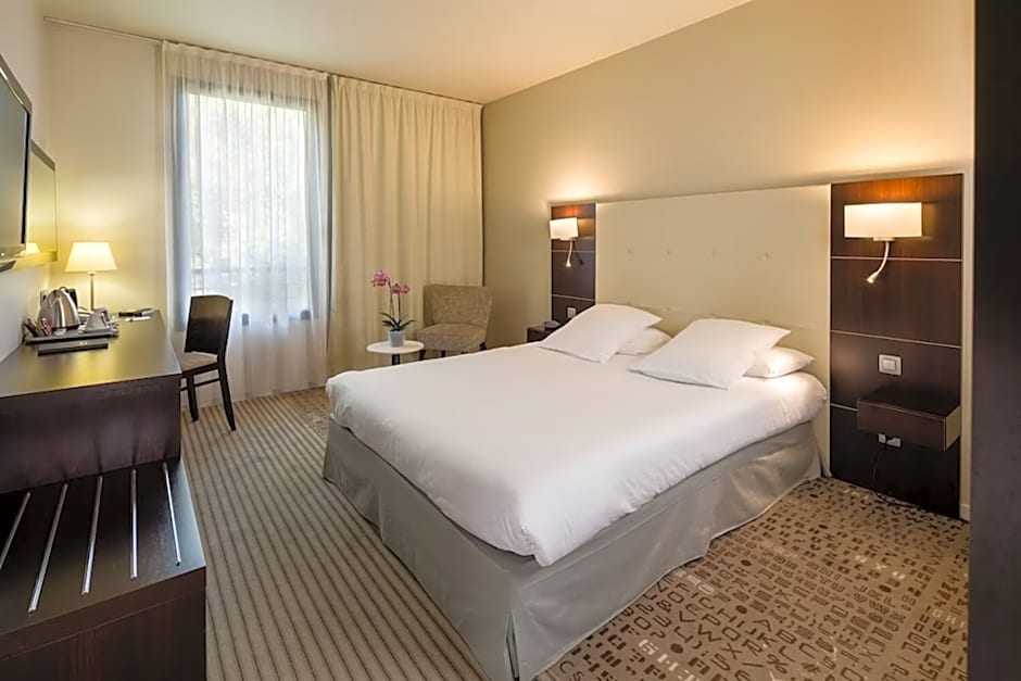 Mercure Aix-en-Provence La Duranne Gare TGV