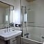Hotel & Spa Le Grand Monarque, BW Premier Collection