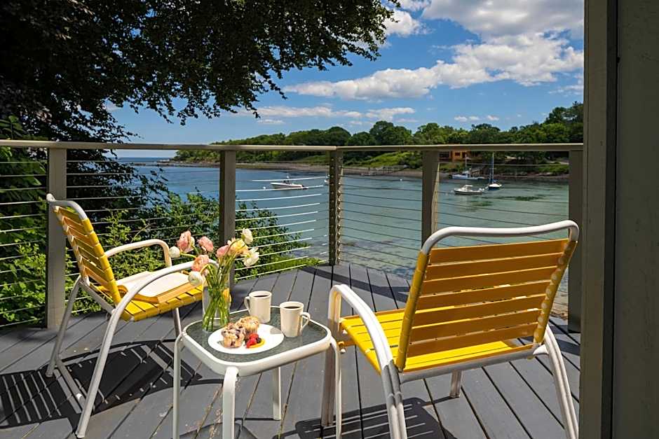 Dockside Guest Quarters