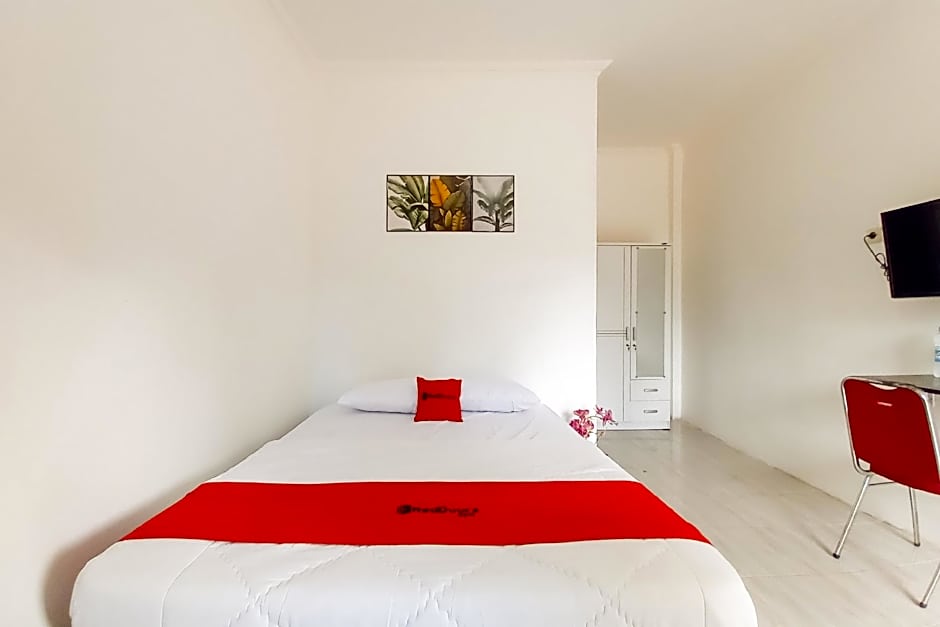 RedDoorz Syariah near Jamtos Lorong Hamba