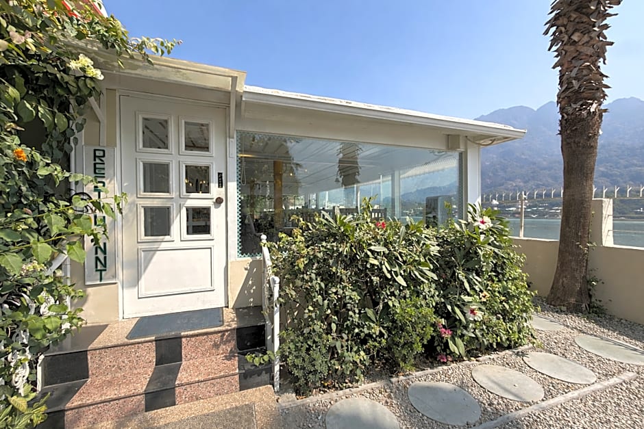 Yog niketan by sanskriti