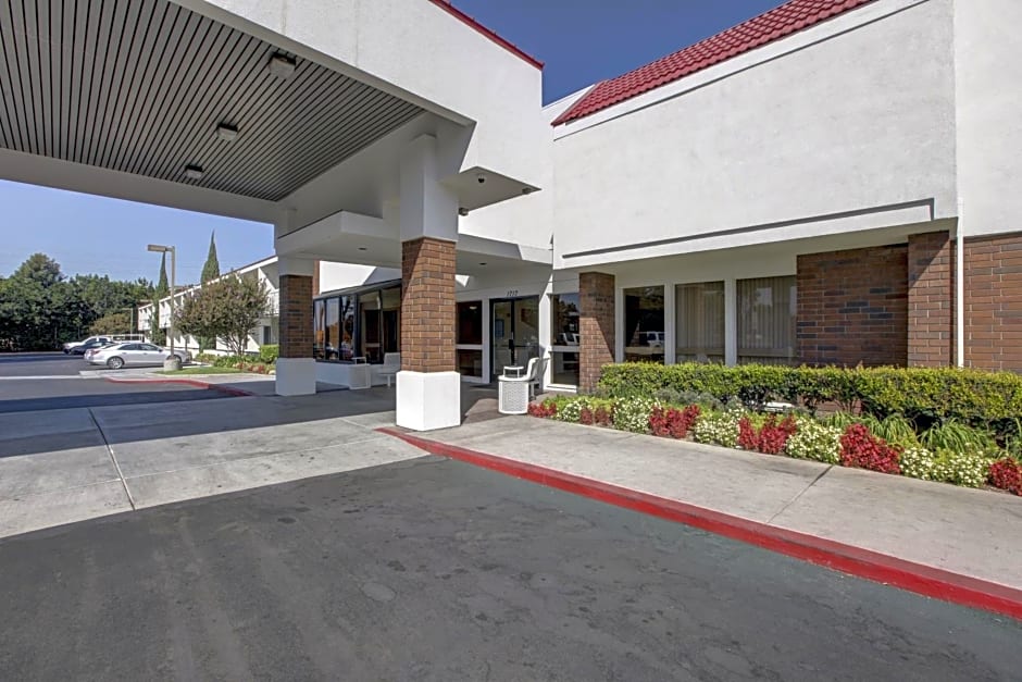 Motel 6-Santa Ana, CA - Irvine - Orange County Airport