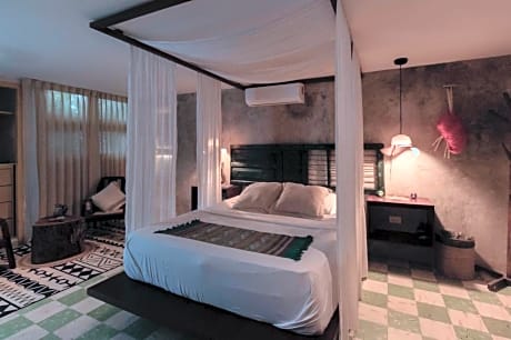 Deluxe Double Room with Bath