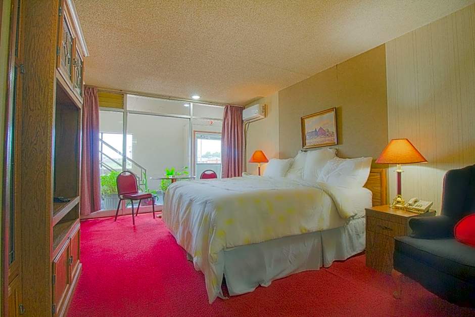 HomeTown Inn By OYO - Liberal, KS
