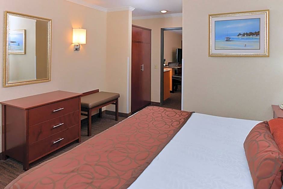Best Western Plus Landmark Inn