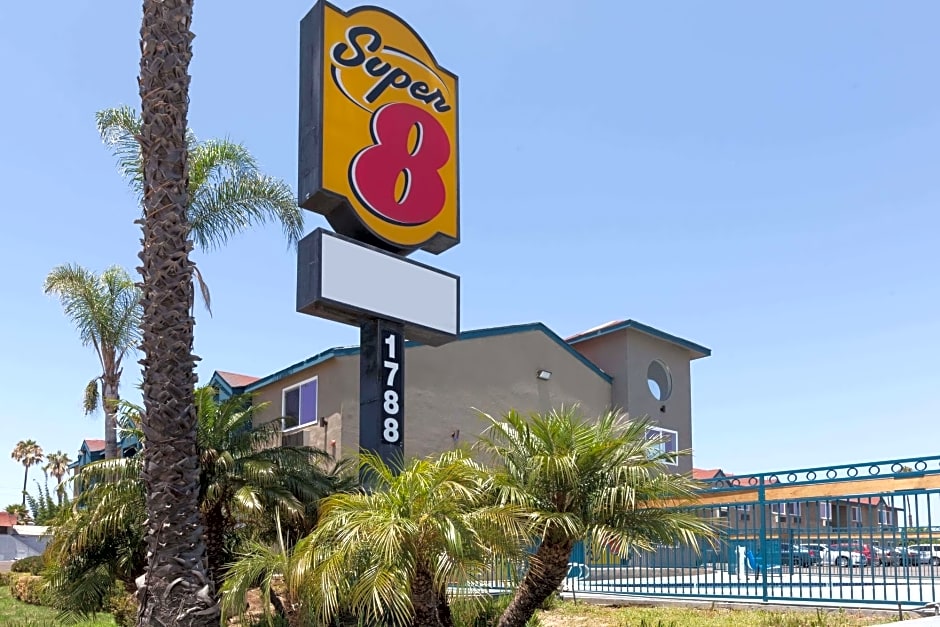 Super 8 by Wyndham San Diego/Imperial Beach