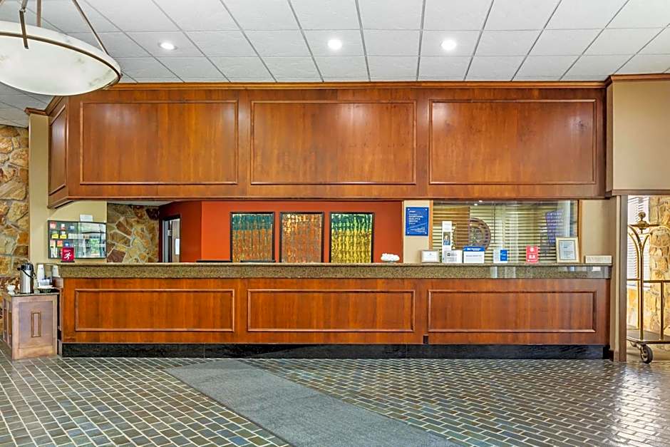 Best Western Plus Wooster Hotel & Conference Center