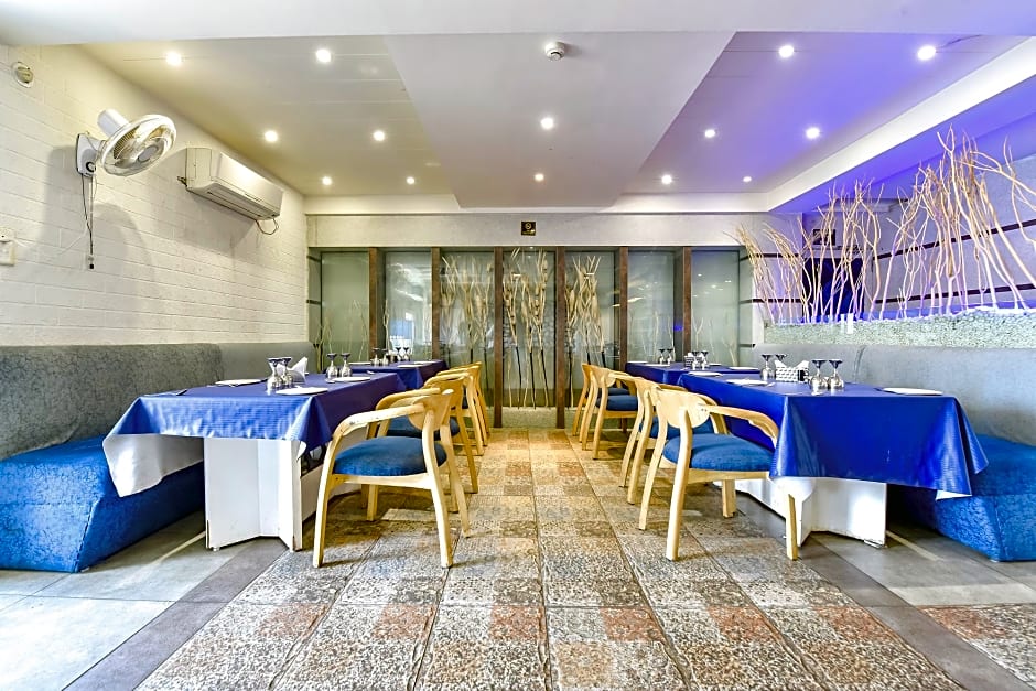 FabHotel Prime Square 36