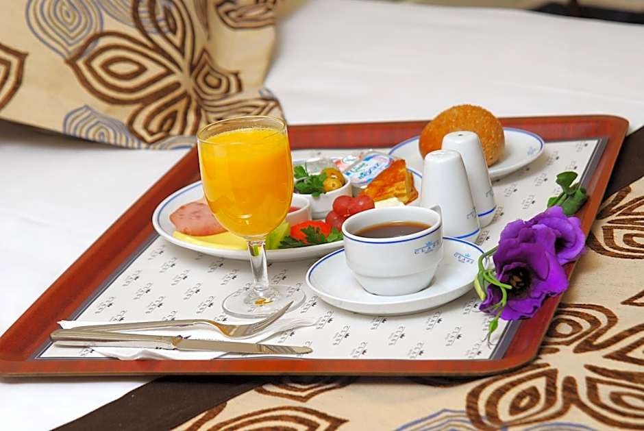 Class Hotel