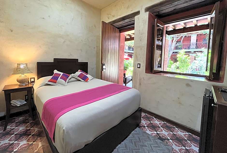 Hotel Siglo XVII Art Gallery