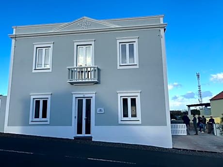 Aires Hostel