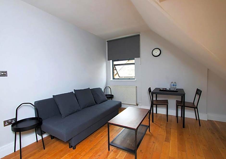 Westciti Caroco Aparthotel