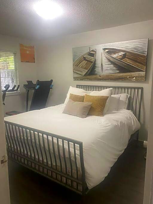 Room in an upper level 4 bedroom-1bathroom home on a quiet tree lined street