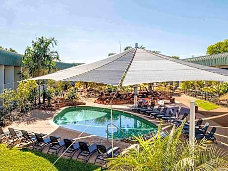 Courtyard room with two double beds, courtyard access to the pool