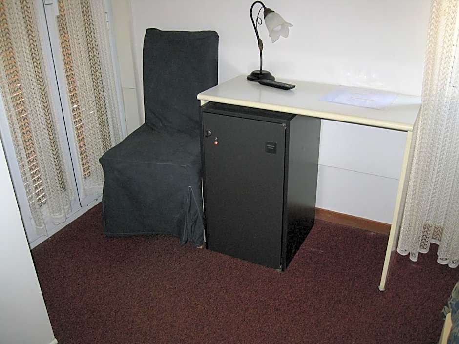 Photo 1 of 16 of Double Room