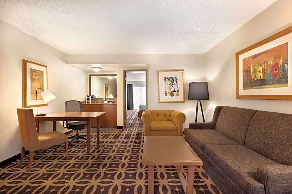 Embassy Suites by Hilton Dallas DFW Airport South