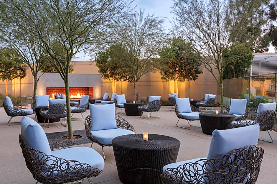 The Viv Hotel, Anaheim, a Tribute Portfolio Hotel