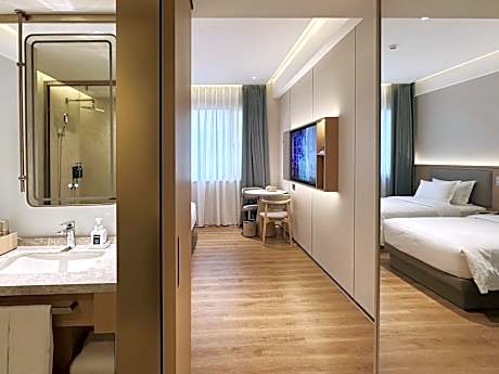 Chic Deluxe Twin Room