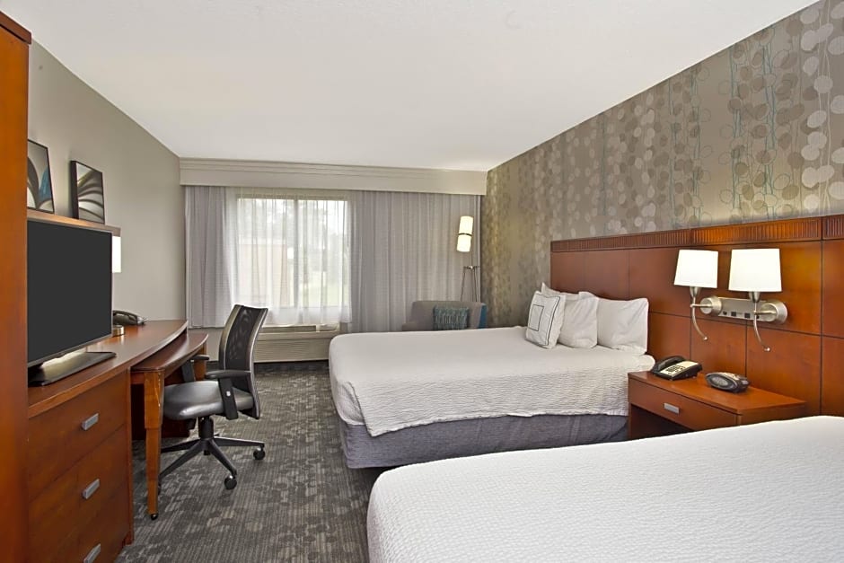 Courtyard by Marriott Gulfport Beachfront