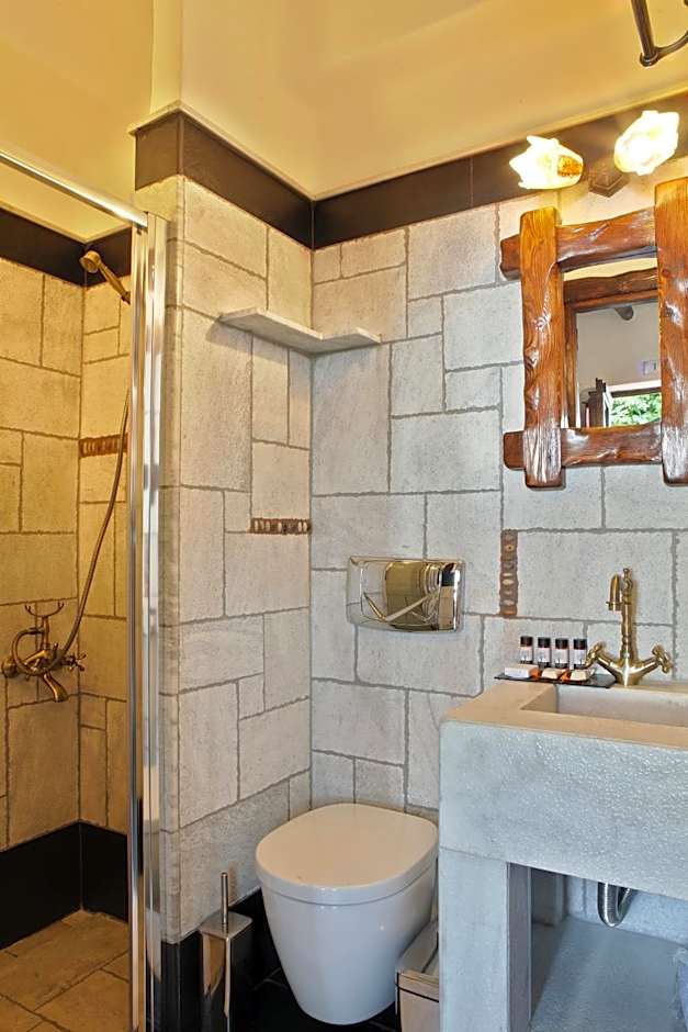 Astrolithos Boutique