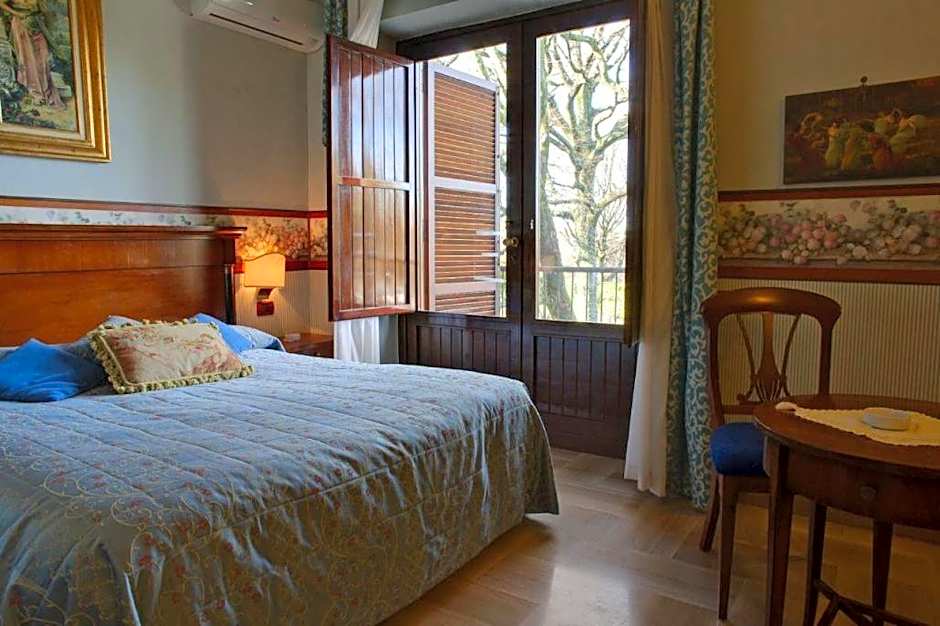 Photo 1 of 5 of Superior 1 Double Bed or 2 Beds