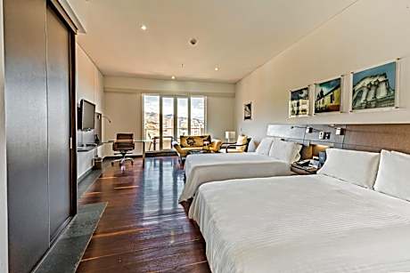 Luxury Twin Room with Balcony