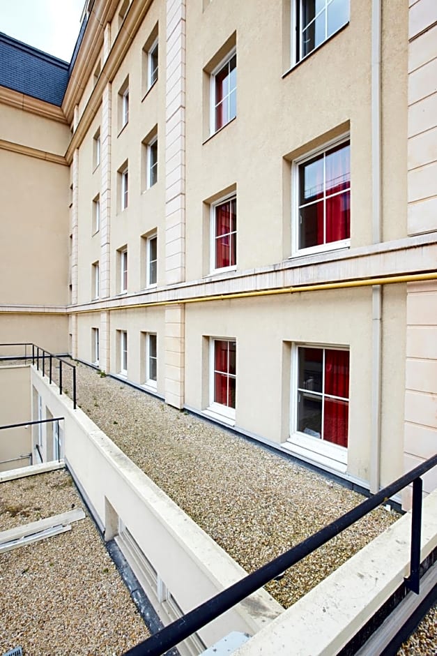 Premiere Classe Paris Ouest - Pont de Suresnes Hotel
