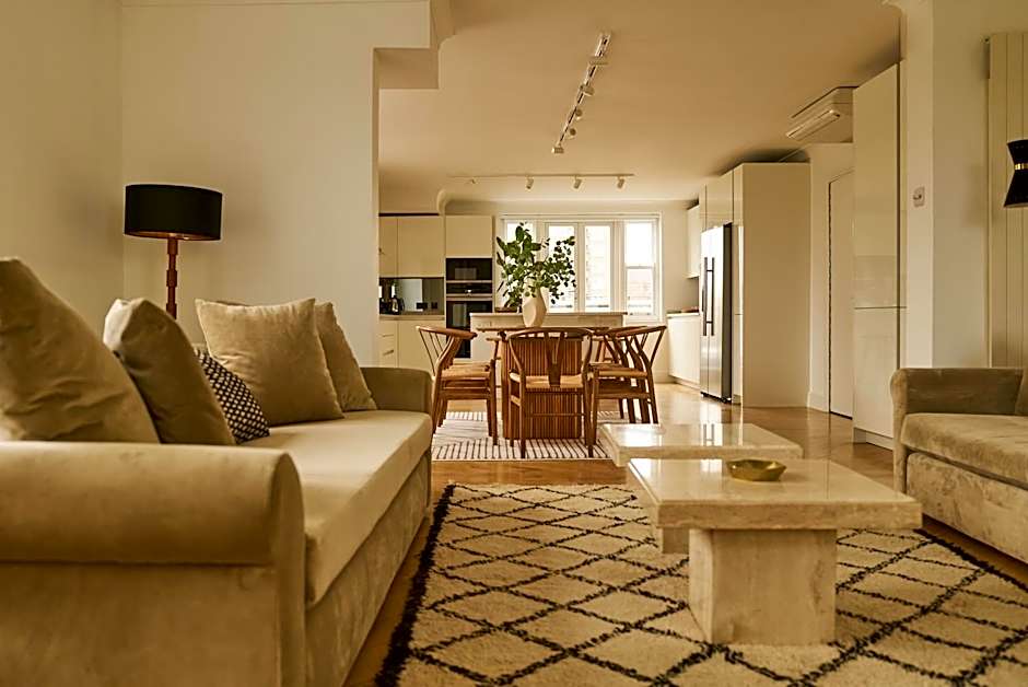 Europa House Apartments