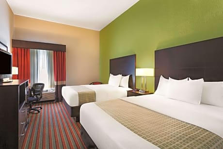 2 Queen Beds Non-Smoking