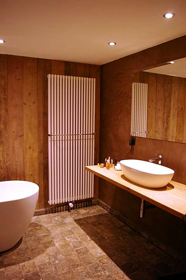 B&B Canal Deluxe