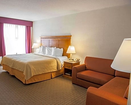1 King Bed, Nonsmoking