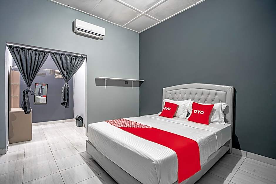SUPER OYO Gandaria Guest House Near Masjid Raya Sumatera Barat