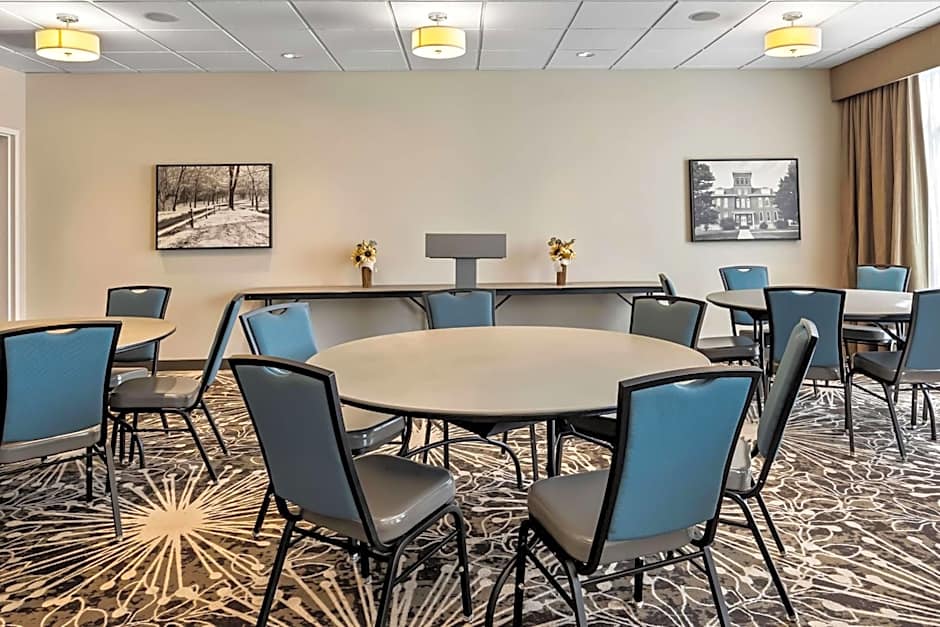 Best Western Plus Bolivar Hotel & Suites