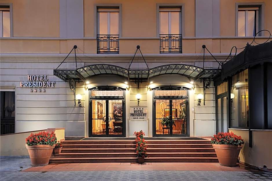 Hotel President