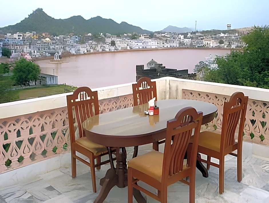 Pushkar Lake Palace – Pushkar, GA