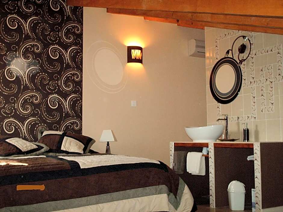 Photo 1 of 4 of Family Suite
