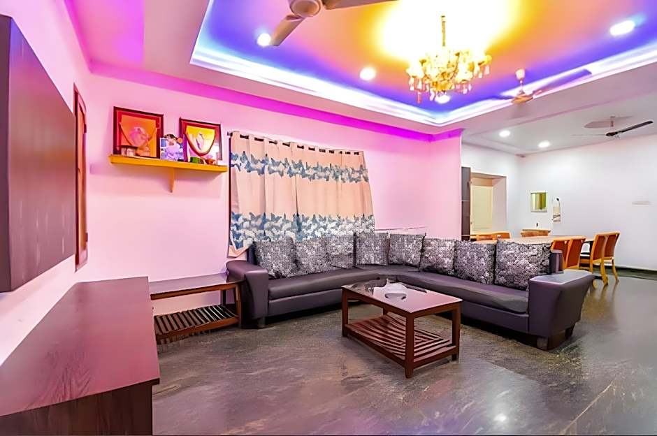 Prince Holiday Inn by OYO Rooms