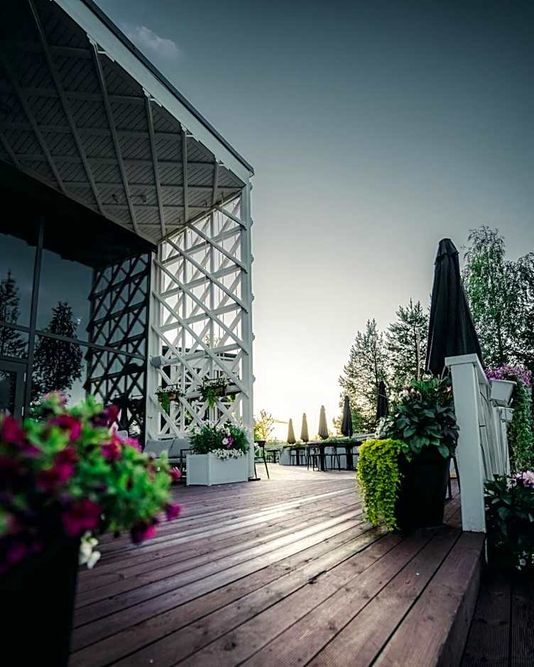 Arctic TreeHouse Hotel