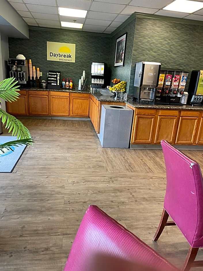 Days Inn by Wyndham Virginia Beach At The Beach