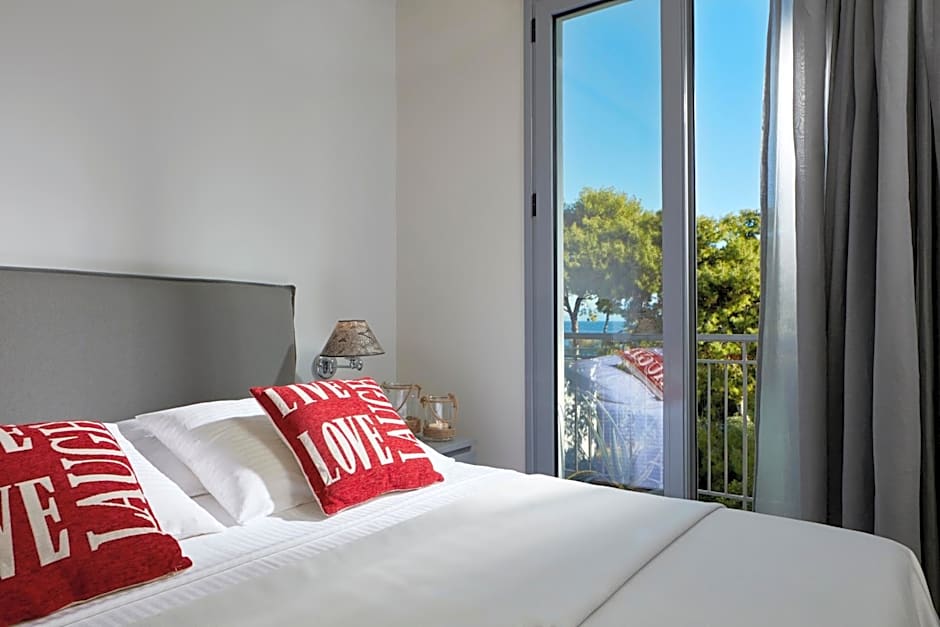 The Gardens Gallery Hotel