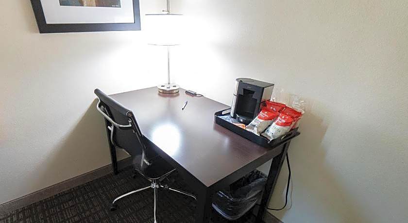 Cobblestone Inn and Suites Sheldon