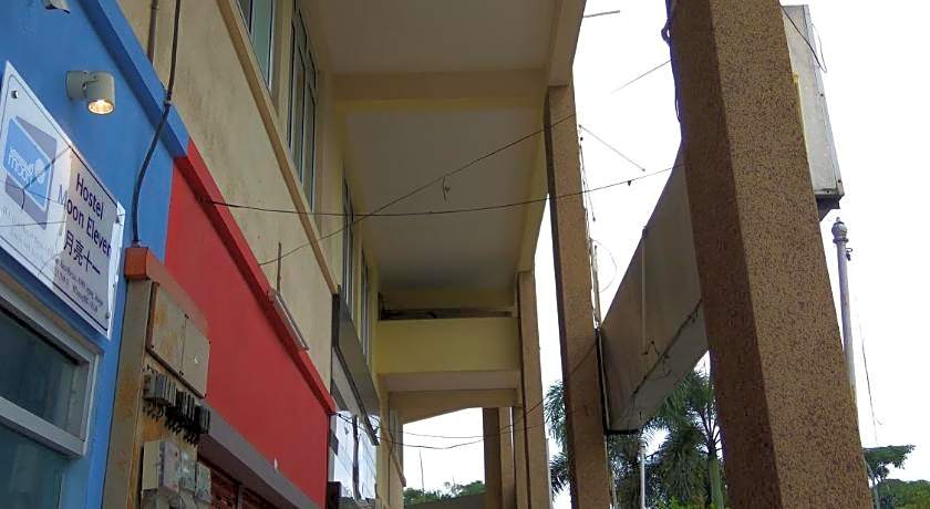 Moon Eleven Hostel Airport Transit - KLIA