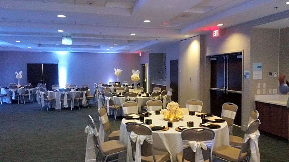 Holiday Inn Express & Suites Lexington Park California By IHG