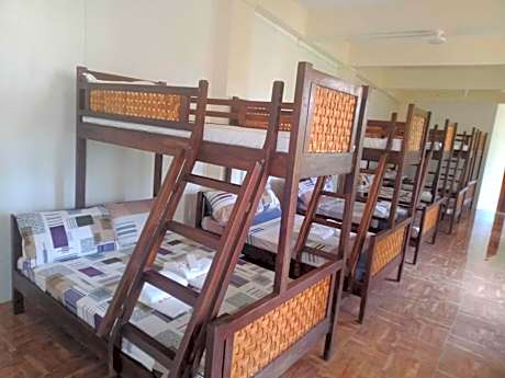 10-Bed Mixed Dormitory Room