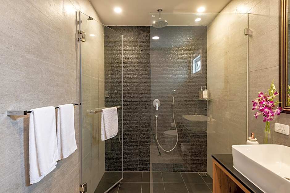 Maneeya Park Residence