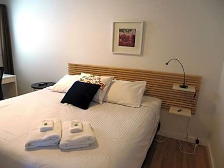 Standard Queen Room with Private Bath