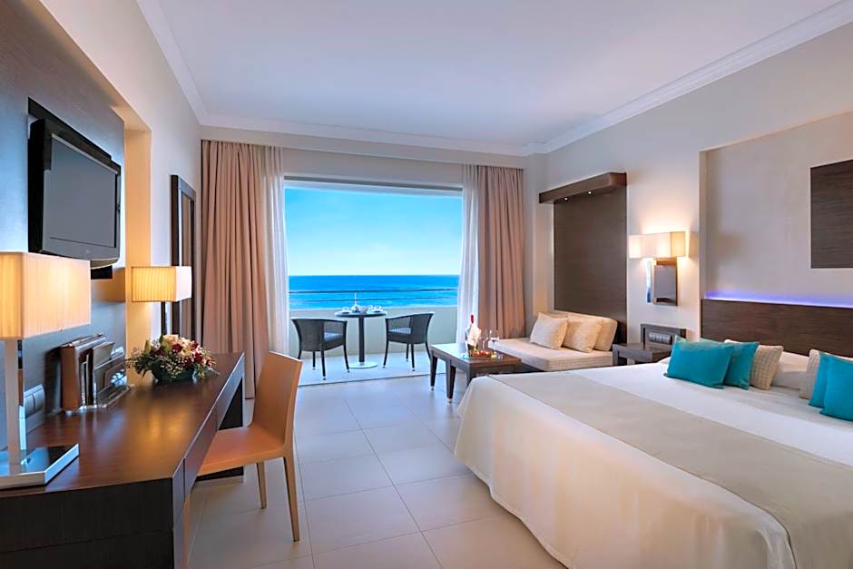 Photo 1 of 5 of Deluxe, Sea View