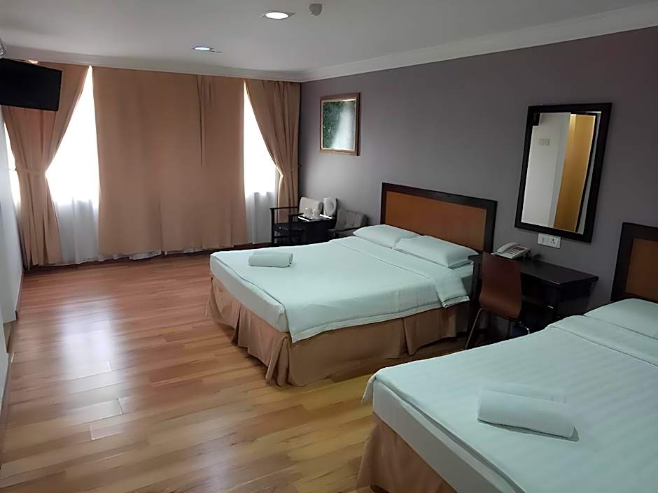 Queenspark Lovita Hotel