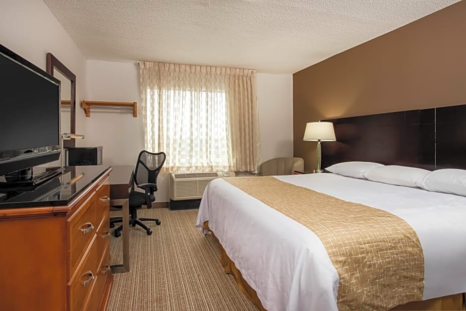 Travelodge by Wyndham Fort Wayne North