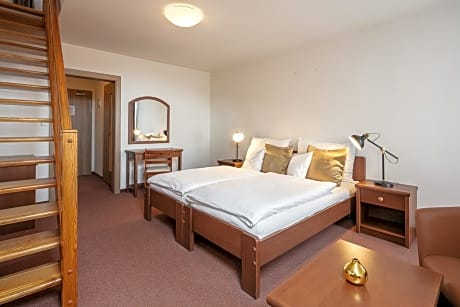 Deluxe Quadruple Room